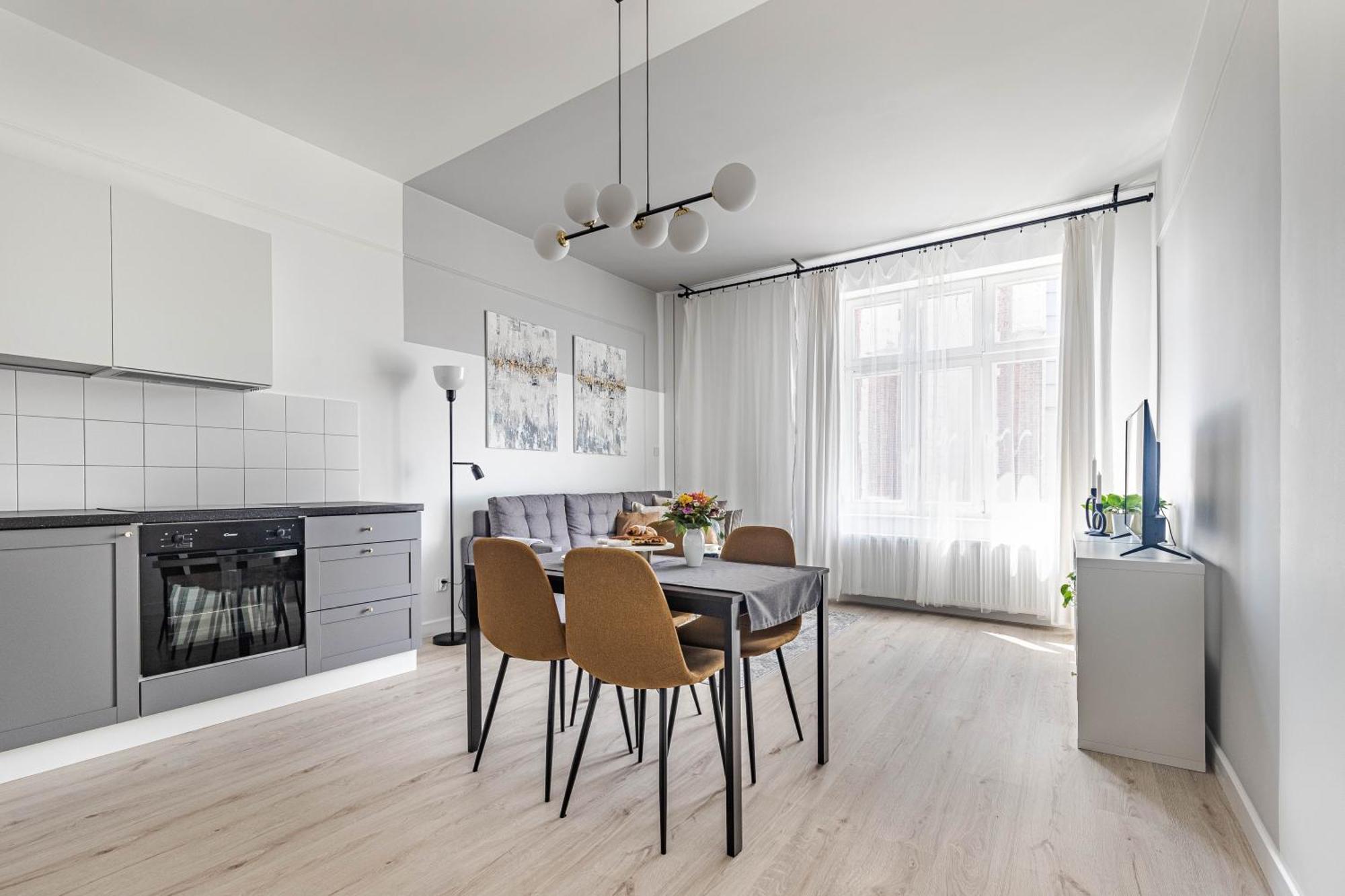 Spacious & Quiet Apt - Old Town & Kazimierz Krakow Bagian luar foto